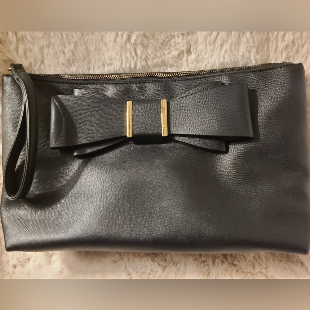 BETSEY JOHNSON BLACK, VINYL CLUTCH WITH BOW